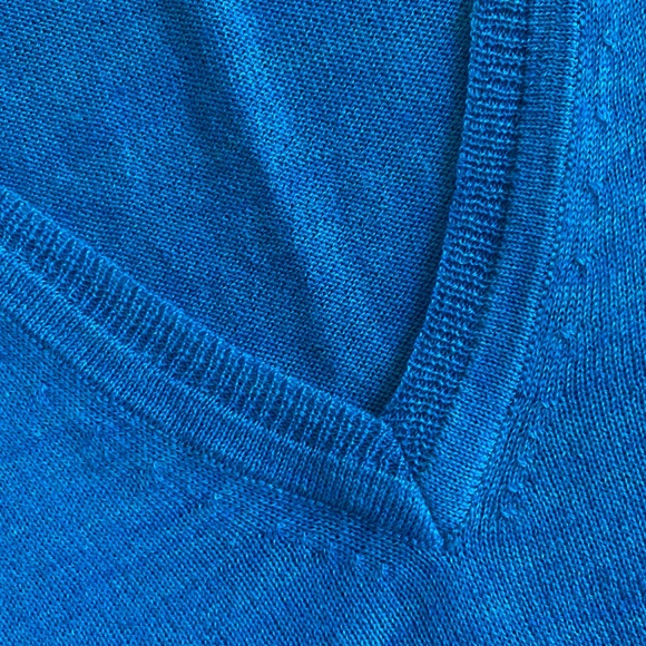NWOT Absolutely beautiful Limited sweater - Picture 3 of 6